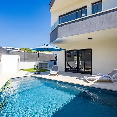 Вилла Lina Лижнян